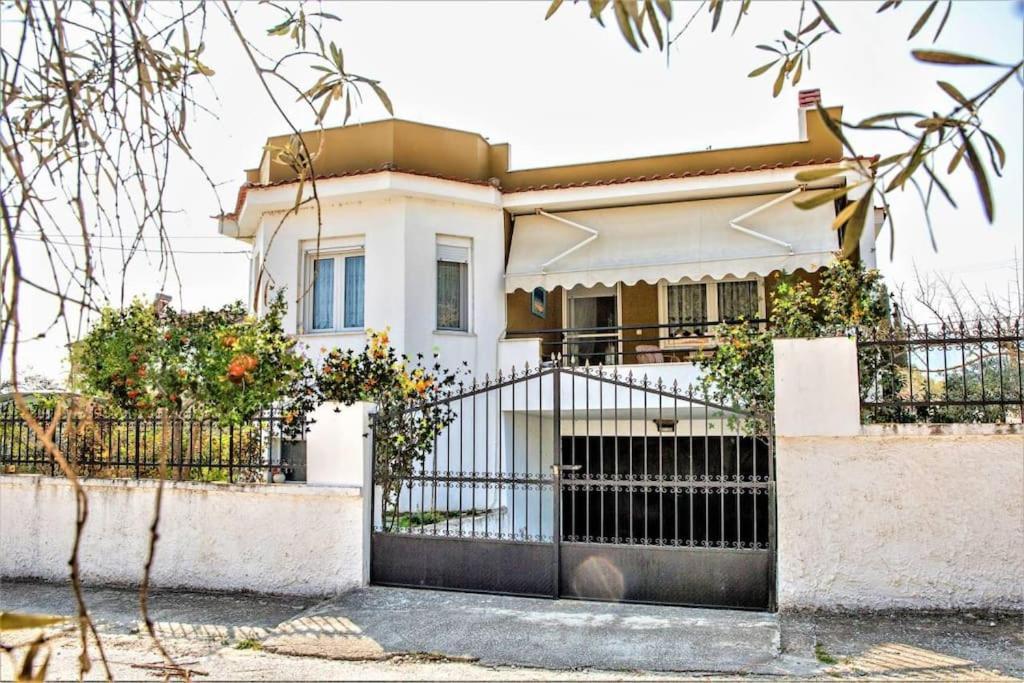 Myrsini' S House Villa Néa Péramos Bagian luar foto