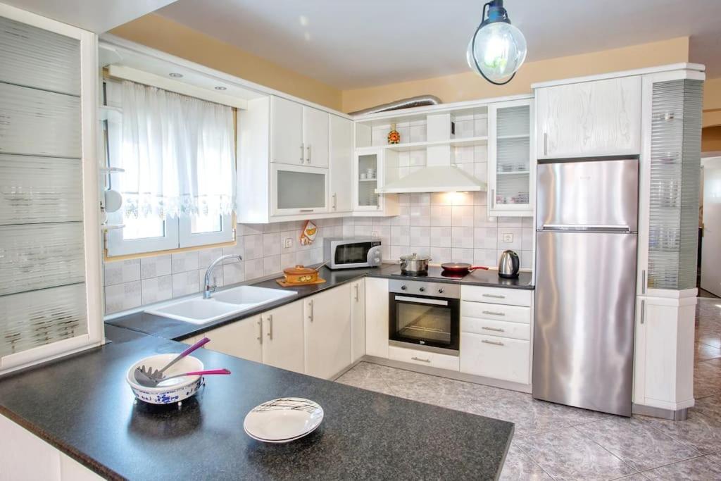 Myrsini' S House Villa Néa Péramos Bagian luar foto