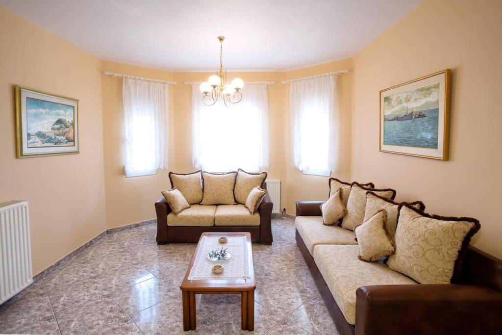 Myrsini' S House Villa Néa Péramos Bagian luar foto