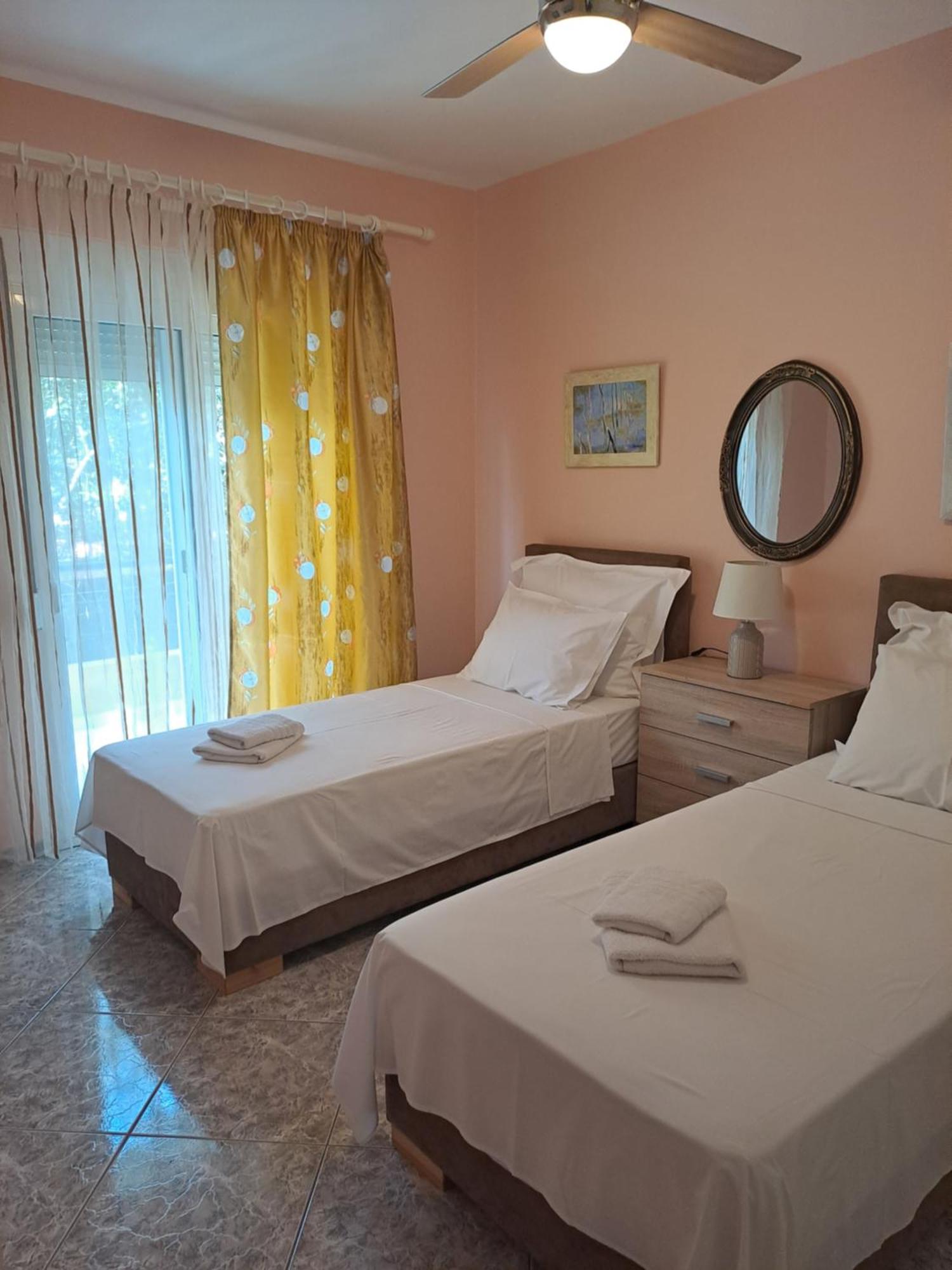 Myrsini' S House Villa Néa Péramos Bagian luar foto