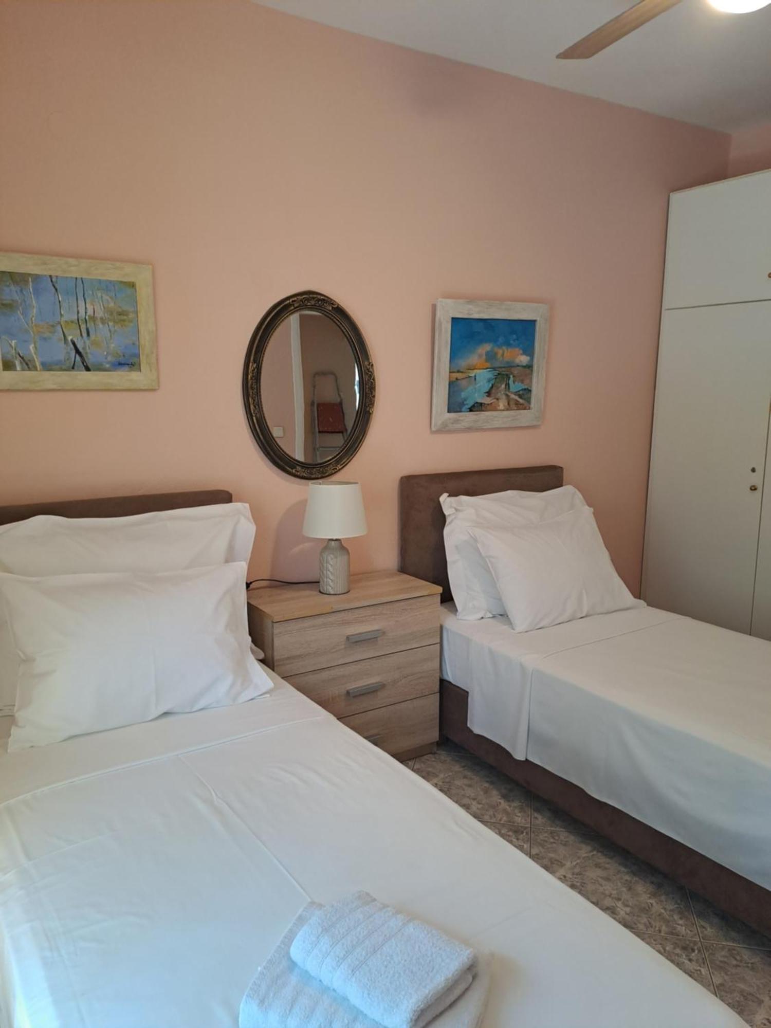 Myrsini' S House Villa Néa Péramos Bagian luar foto